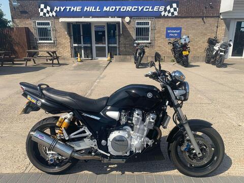 Yamaha XJR1300 Roadster/Retro XJR1300
