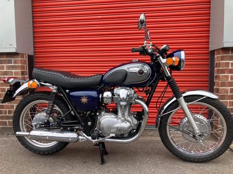 Kawasaki W800 Naked 800
