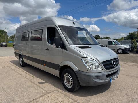 Mercedes-Benz Sprinter Motorhome 313 cdi camper conversion coach built