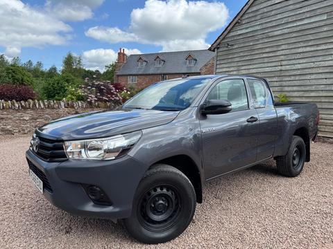 Toyota Hilux Pickup 2.4 D-4D Active 4WD Euro 6 4dr