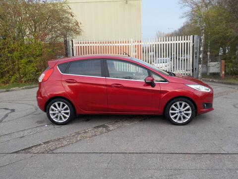 Ford Fiesta Hatchback 1.0T EcoBoost Titanium Euro 6 (s/s) 5dr