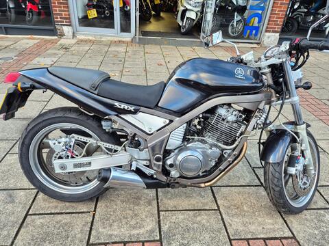 Yamaha SRX600 Naked 600
