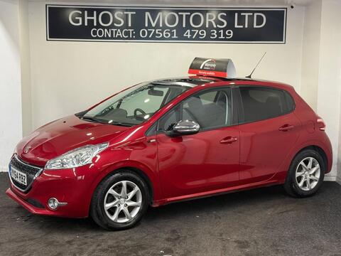 Peugeot 208 Hatchback 1.2 VTi PureTech Style Euro 5 5dr