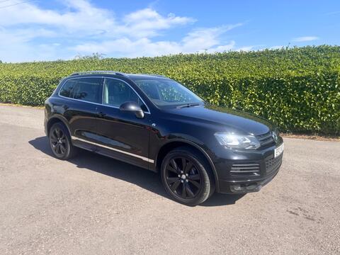 Volkswagen Touareg SUV 3.0 TDI V6 BlueMotion Tech R-Line Tiptronic 4WD Euro 5 (s/s) 5dr