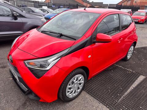 Toyota AYGO Hatchback 1.0 VVT-i x-play x-shift Euro 6 5dr
