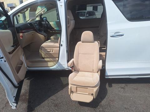 Toyota Alphard MPV 350G With mobility seat