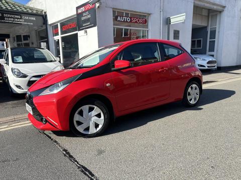 Toyota AYGO Hatchback 1.0 VVT-i x-play Euro 5 3dr Euro 5