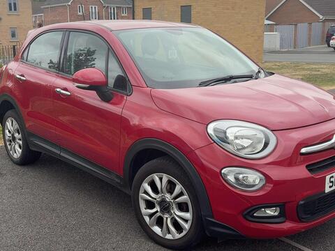 2015 Fiat 500X, photograph 3