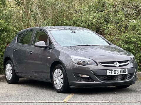 Vauxhall Astra Hatchback 1.3 CDTi ecoFLEX ES Euro 5 5dr