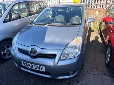 Toyota Corolla Verso MPV 2.2 D-4D SR 5dr