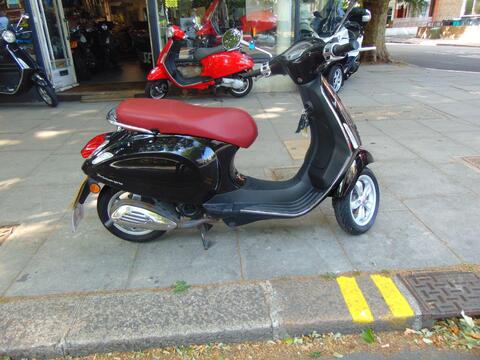 Piaggio Vespa Primavera 50 Moped 50 2T