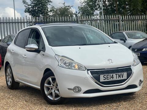 Peugeot 208 Hatchback 1.2 VTi Style Euro 5 5dr
