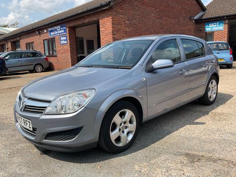 Vauxhall Astra Hatchback 1.4i 16v Club 5dr