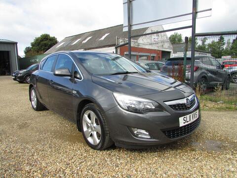Vauxhall Astra Hatchback 1.6 16v SRi Auto Euro 5 5dr