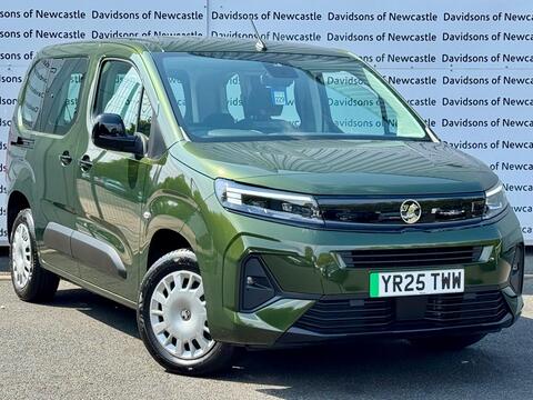 Vauxhall Combo Life Electric MPV 52kWh Design Auto 5dr (7.4kW Charger)