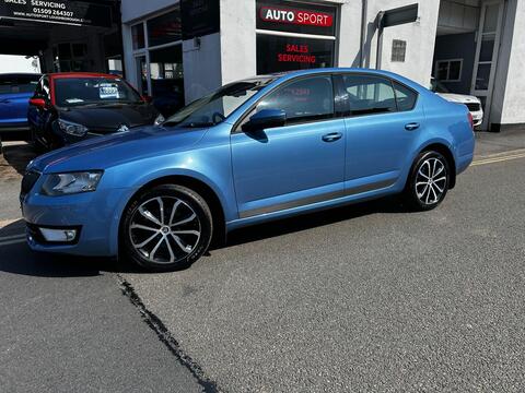 Skoda Octavia Hatchback 1.4 TSI Elegance Euro 5 (s/s) 5dr