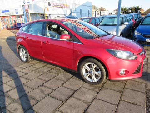 Ford Focus Hatchback 1.0T EcoBoost Zetec Euro 5 (s/s) 5dr