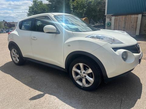 Nissan Juke SUV 1.6 Acenta Euro 5 (s/s) 5dr