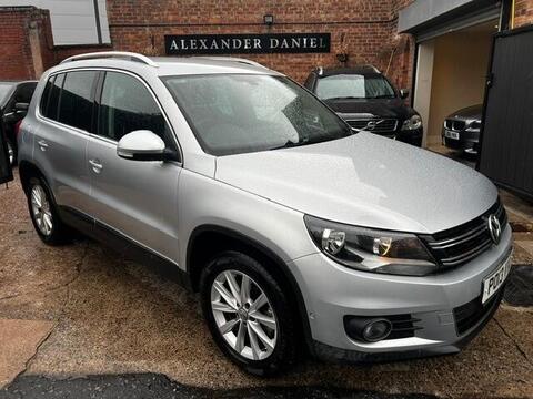 Volkswagen Tiguan SUV 2.0 TDI BlueMotion Tech SE DSG 4WD Euro 5 (s/s) 5dr