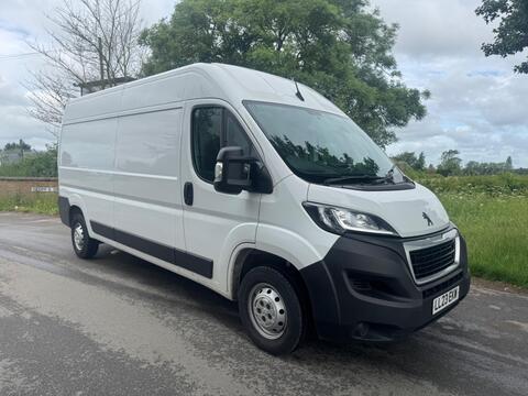Peugeot Boxer Panel Van 2.2 BlueHDi 335 Professional Premium + L3 H2 Euro 6 (s/s) 5dr