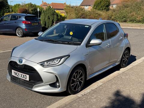 Toyota Yaris Hatchback 1.5 VVT-h Design E-CVT Euro 6 (s/s) 5dr