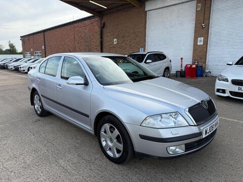 Skoda Octavia Hatchback 2.0 TDI Elegance DSG Euro 4 5dr