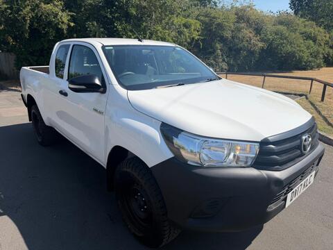Toyota Hilux Pickup 2.4 D-4D Active 4WD Euro 6 4dr (3.5t)