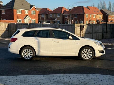 Vauxhall Astra Estate 1.6 CDTi BlueInjection Design Sports Tourer Euro 6 (s/s) 5dr