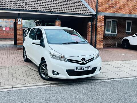 Toyota Yaris Hatchback 1.33 Dual VVT-i Icon Plus Multidrive S Euro 5 5dr