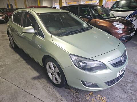Vauxhall Astra Hatchback 1.6 16v SRi Euro 5 5dr