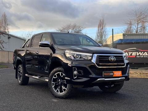 Toyota Hilux Pickup 2.4 D-4D Invincible X Auto 4WD Euro 6 4dr (TSS, 3.5t)
