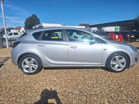 Vauxhall Astra Hatchback 2.0 CDTi SRi Auto Euro 5 5dr