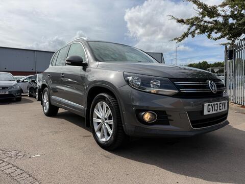 Volkswagen Tiguan SUV 2.0 TDI BlueMotion Tech SE 4WD Euro 5 (s/s) 5dr