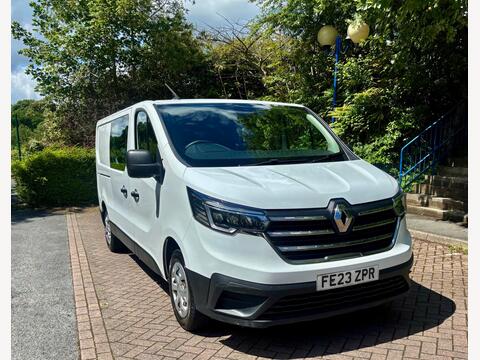 Renault Trafic Combi Van 2.0 dCi Blue LL30 Business+ Crew Van L2 H1 Euro 6 (s/s) 6dr