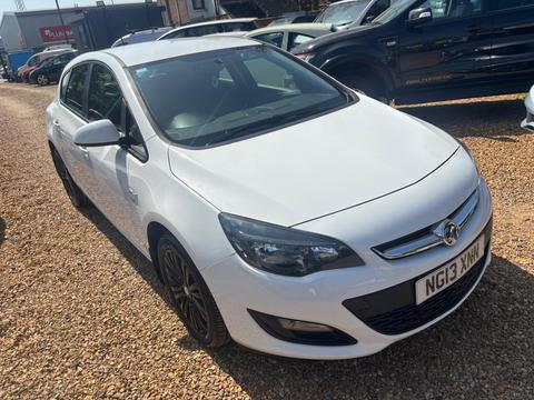 Vauxhall Astra Hatchback 1.7 CDTi ecoFLEX Energy Euro 5 5dr