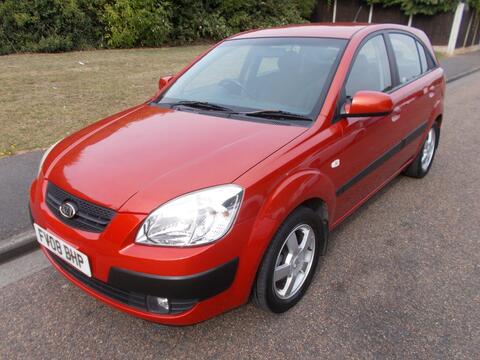 Kia Rio Hatchback 1.5 CRDi LS Red 5dr