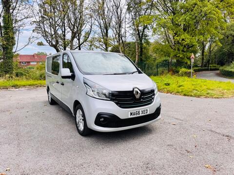 Renault Trafic Combi Van 1.6 dCi 29 Sport Nav Crew Van LWB Euro 6 6dr