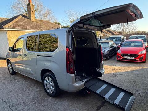 Vauxhall Combo Life MPV 1.2 Turbo SE XL MPV Auto Euro 6 (s/s) 5dr (7 Seat)
