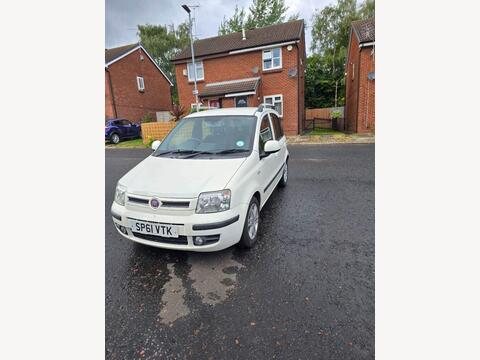2011 Fiat Panda, photograph 3