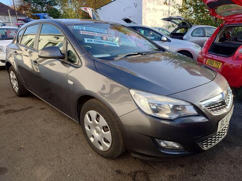Vauxhall Astra Hatchback 1.4 16v Exclusiv Euro 5 5dr