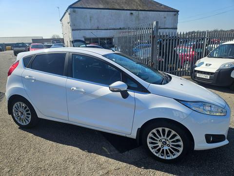 Ford Fiesta Hatchback 1.0T EcoBoost Titanium Euro 5 (s/s) 5dr