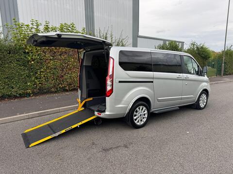 Ford Tourneo Custom Minibus 2.0 320 EcoBlue Titanium Auto L1 Euro 6 (s/s) 5dr