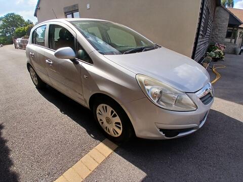 Vauxhall Corsa Hatchback 1.2i 16v Club 5dr