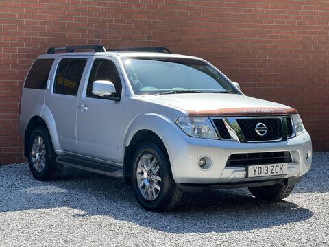 Nissan Pathfinder SUV 2.5 dCi Tekna 4WD Euro 5 5dr