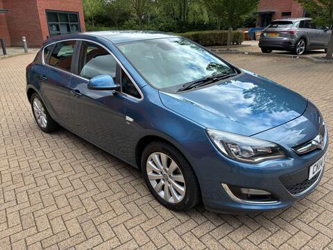Vauxhall Astra Hatchback 2.0 CDTi Elite Auto Euro 5 5dr