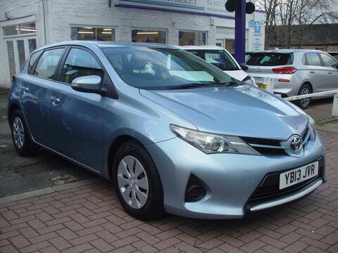 Toyota Auris Hatchback 1.33 Dual VVT-i Active Euro 5 (s/s) 5dr