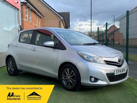 Toyota Yaris Hatchback 1.33 Dual VVT-i Icon Plus Euro 5 5dr