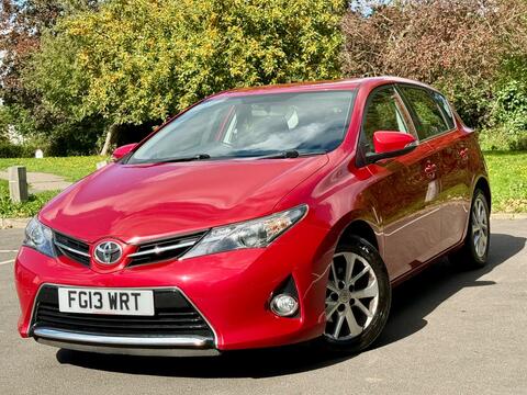 Toyota Auris Hatchback 1.6 V-Matic Icon Multidrive S Euro 5 5dr