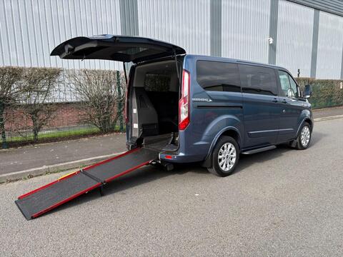 Ford Tourneo Custom Minibus 2.0 320 EcoBlue Titanium Auto L1 Euro 6 (s/s) 5dr