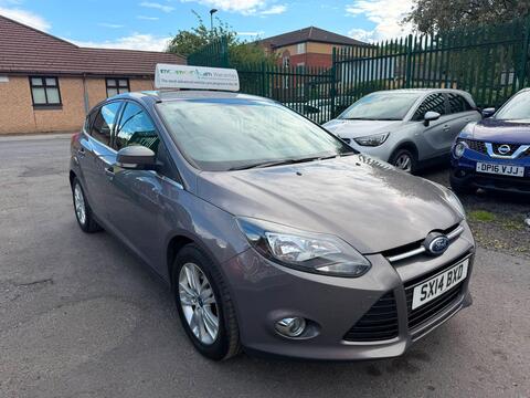 Ford Focus Hatchback 1.0T EcoBoost Titanium Navigator Euro 5 (s/s) 5dr